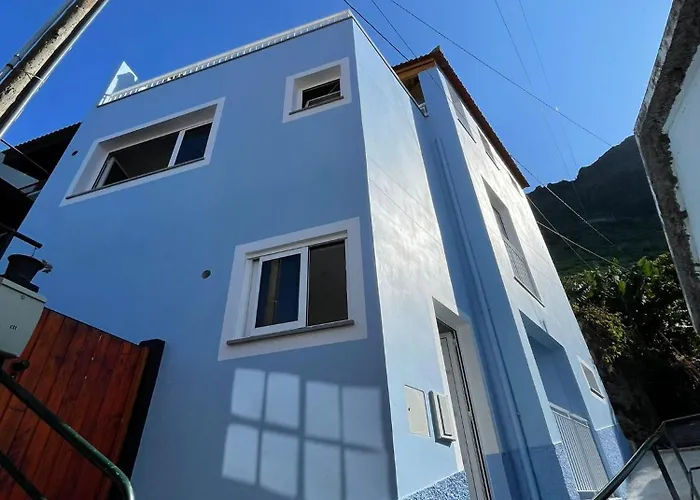 Tides Proprety - High Tide Apartment